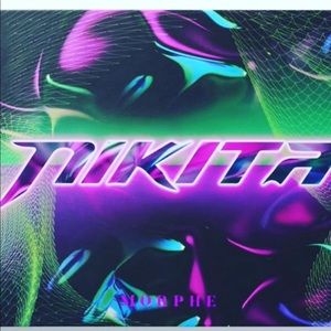 Eye shadow pallet by Nikita Dragun Limited edition